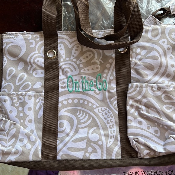 Thirty One “OnThe Go” Bag Medium NWT - Picture 4 of 10